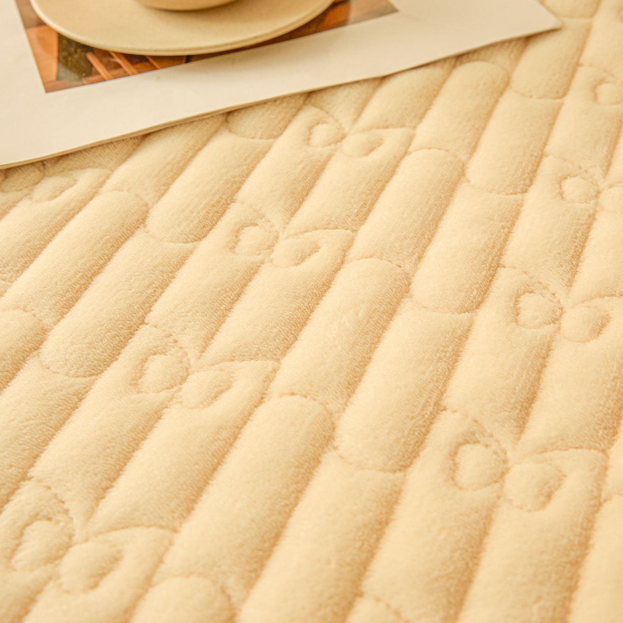 91家纺网 家纺一手货源 找家纺 Sweet dreams甜梦 2025新款A类纯色牛奶绒夹棉床笠 米黄