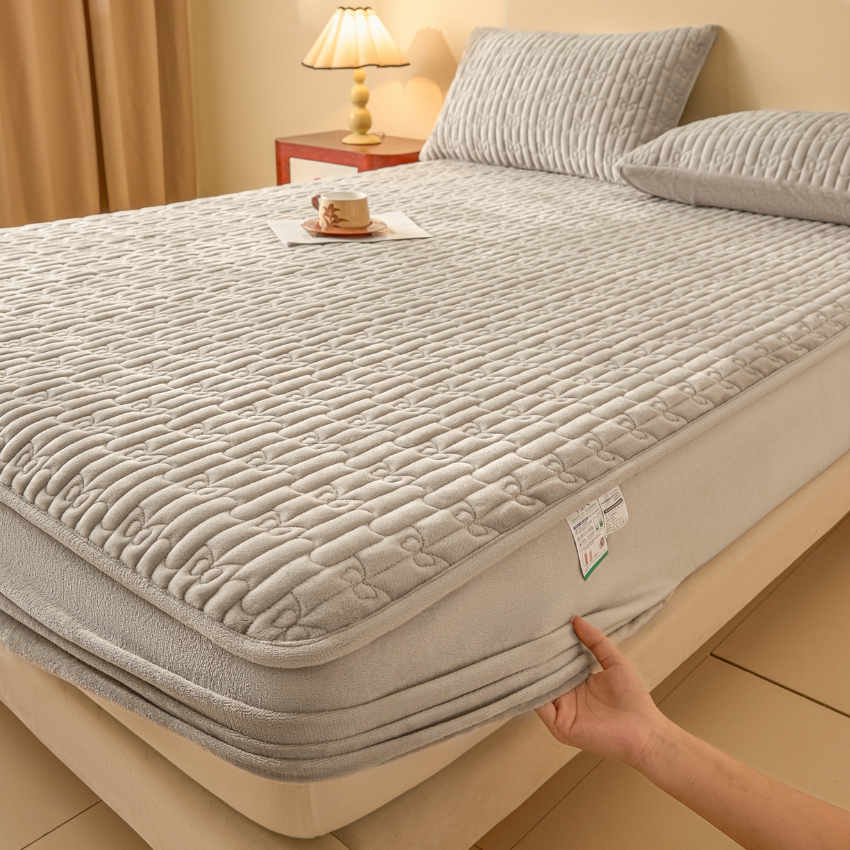 91家纺网 家纺一手货源 找家纺 Sweet dreams甜梦 2025新款A类纯色牛奶绒夹棉床笠 浅灰