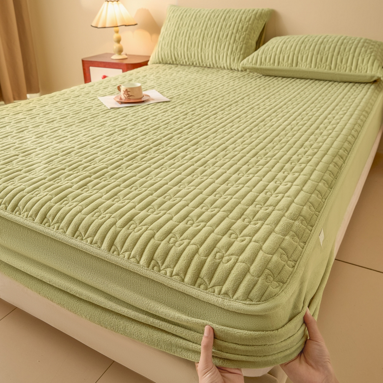 91家纺网 家纺一手货源 找家纺 Sweet dreams甜梦 2025新款A类纯色牛奶绒夹棉床笠 青石绿