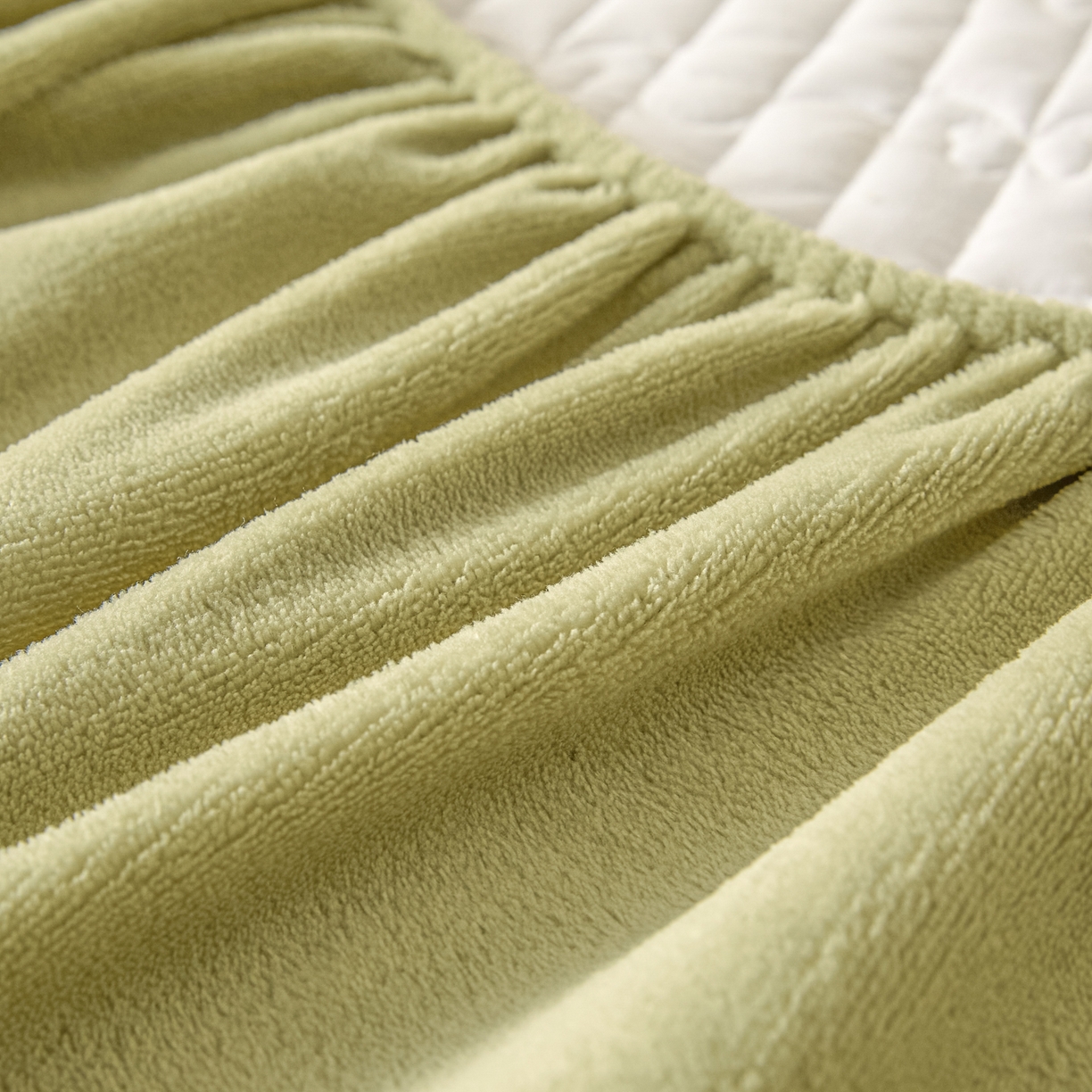 91家纺网 家纺一手货源 找家纺 Sweet dreams甜梦 2025新款A类纯色牛奶绒夹棉床笠 青石绿