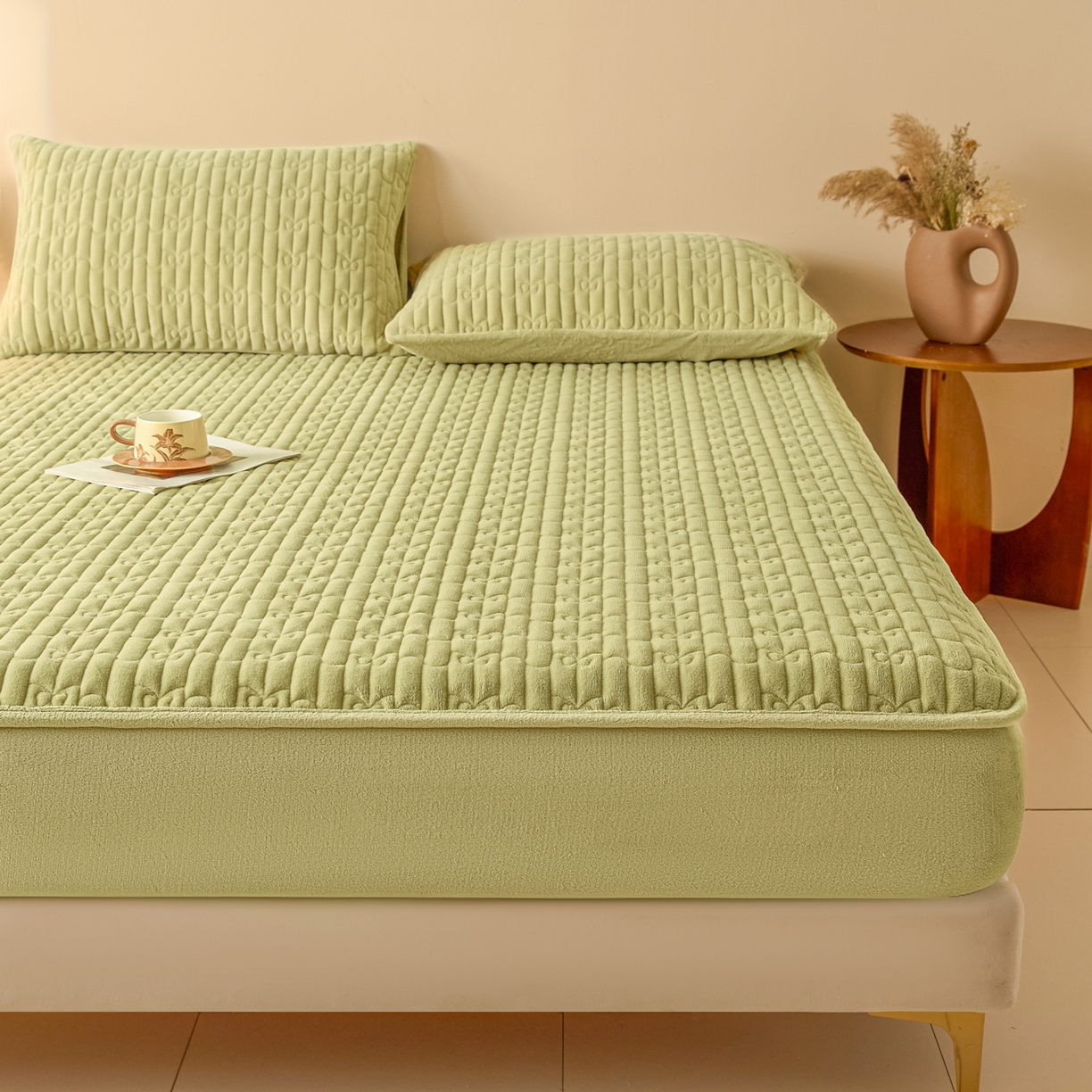 91家纺网 家纺一手货源 找家纺 Sweet dreams甜梦 2025新款A类纯色牛奶绒夹棉床笠 青石绿