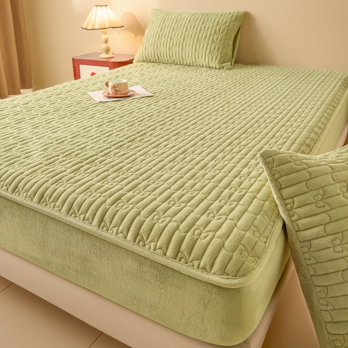 91家纺网 家纺一手货源 找家纺 Sweet dreams甜梦 2025新款A类纯色牛奶绒夹棉床笠 青石绿