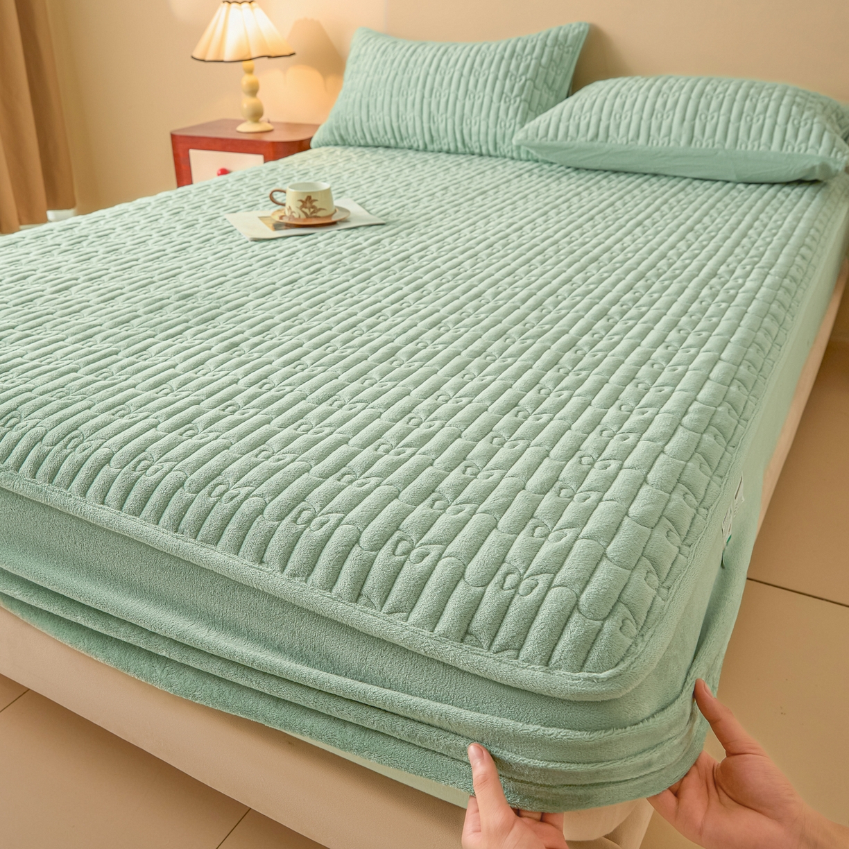 91家纺网 家纺一手货源 找家纺 Sweet dreams甜梦 2025新款A类纯色牛奶绒夹棉床笠 清新绿