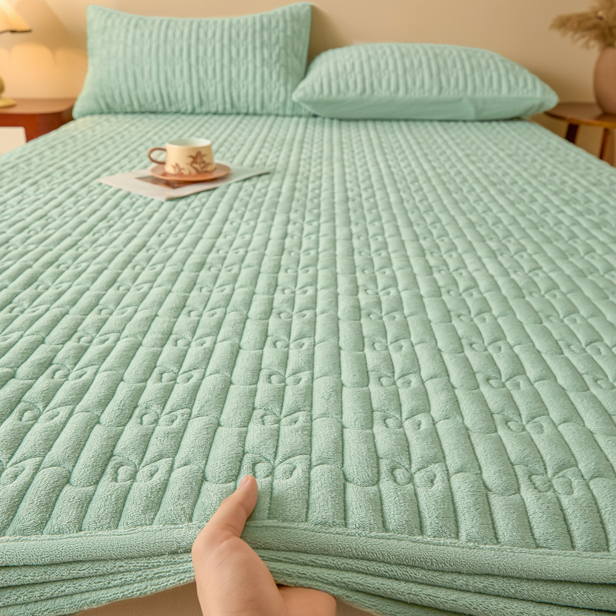 91家纺网 家纺一手货源 找家纺 Sweet dreams甜梦 2025新款A类纯色牛奶绒夹棉床笠 清新绿