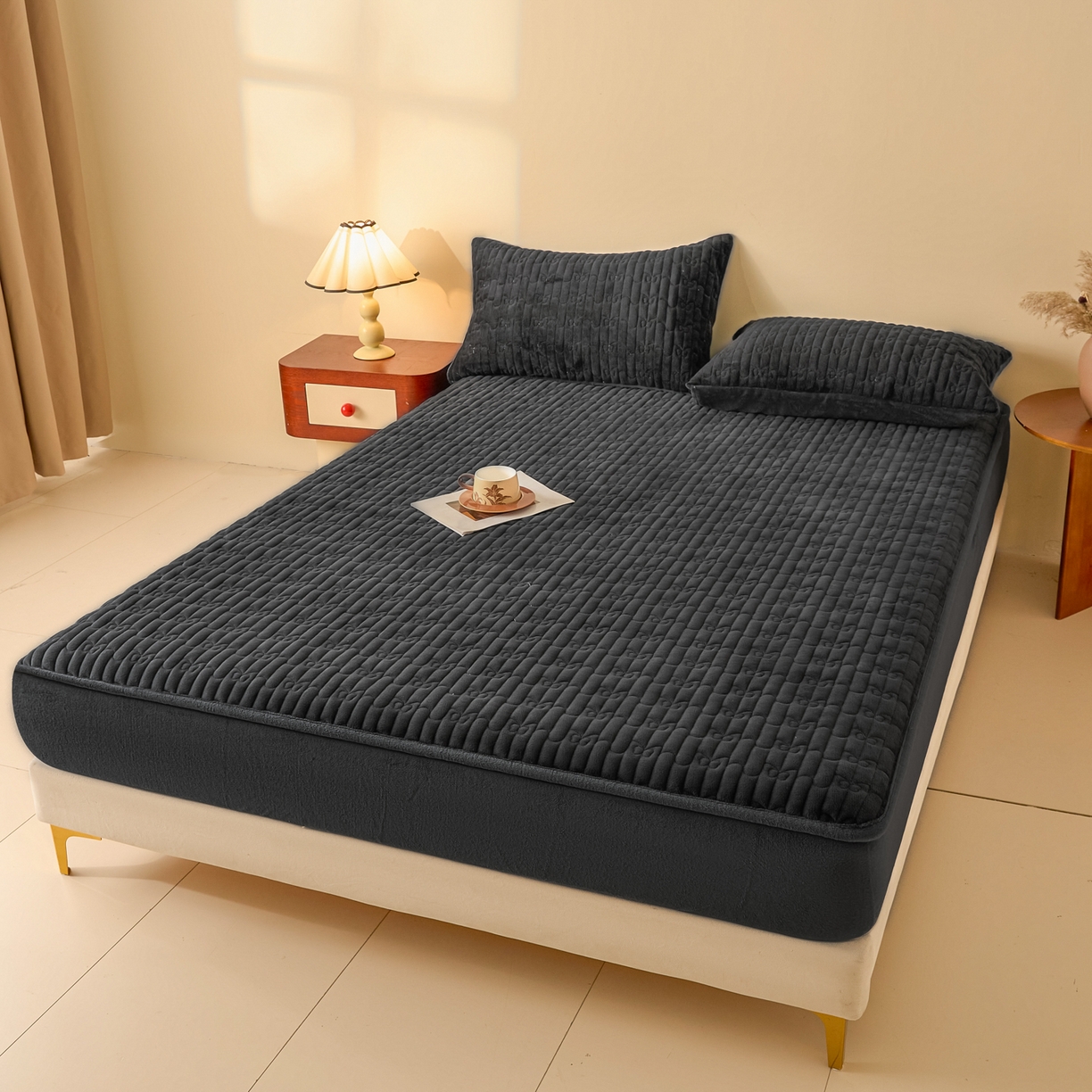 91家纺网 家纺一手货源 找家纺 Sweet dreams甜梦 2025新款A类纯色牛奶绒夹棉床笠 深灰