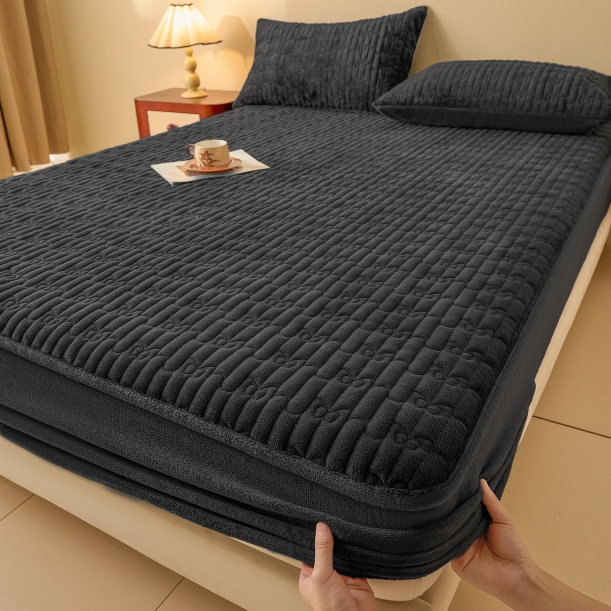 91家纺网 家纺一手货源 找家纺 Sweet dreams甜梦 2025新款A类纯色牛奶绒夹棉床笠 深灰