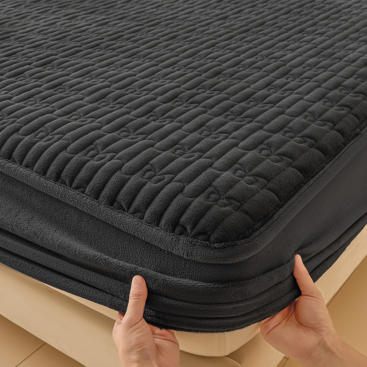 91家纺网 家纺一手货源 找家纺 Sweet dreams甜梦 2025新款A类纯色牛奶绒夹棉床笠 深灰