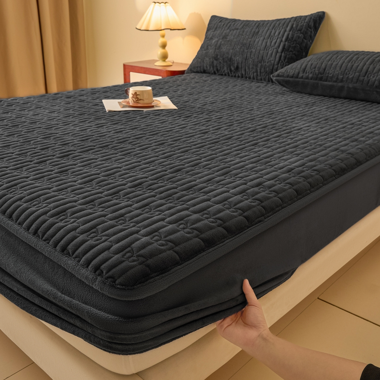 91家纺网 家纺一手货源 找家纺 Sweet dreams甜梦 2025新款A类纯色牛奶绒夹棉床笠 深灰