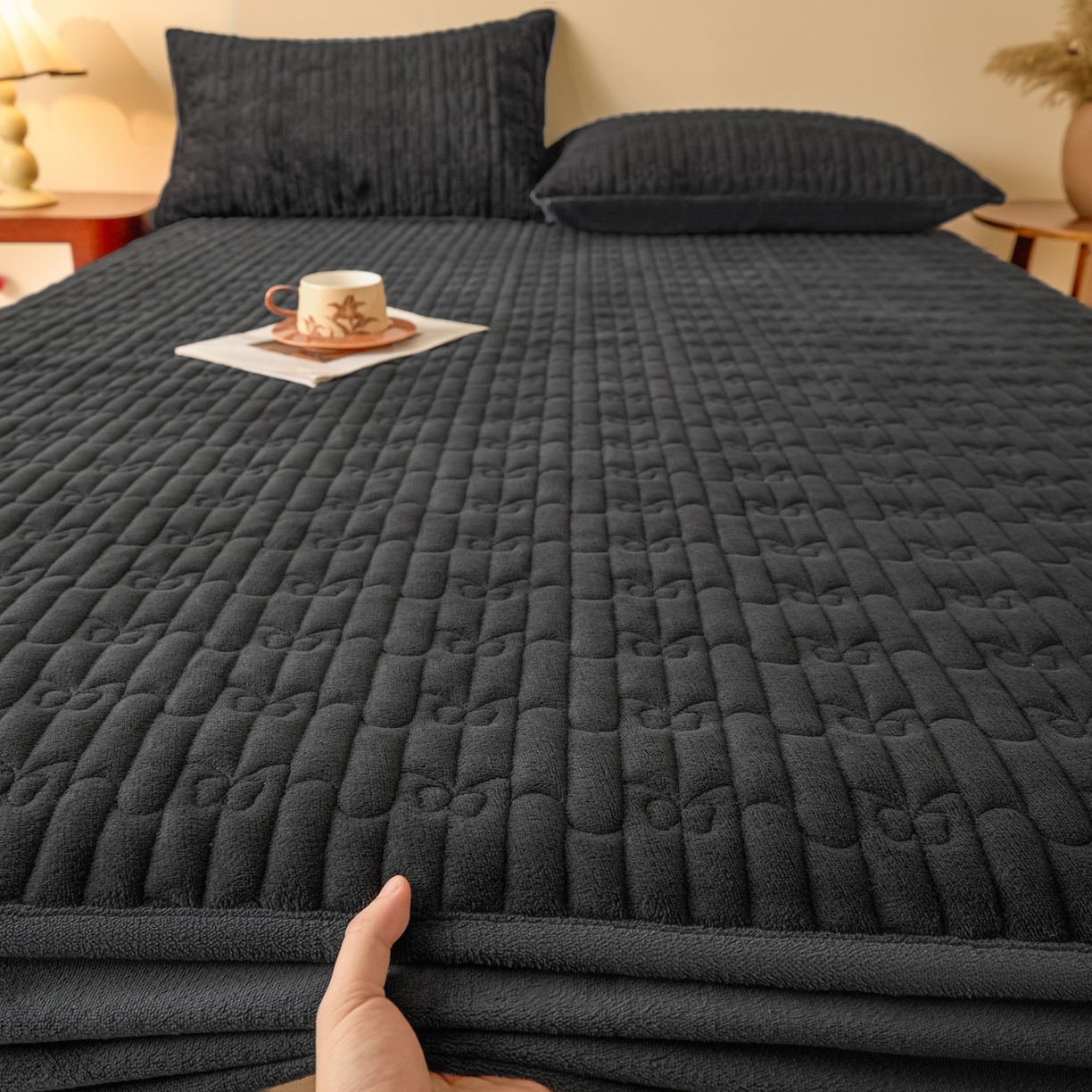 91家纺网 家纺一手货源 找家纺 Sweet dreams甜梦 2025新款A类纯色牛奶绒夹棉床笠 深灰