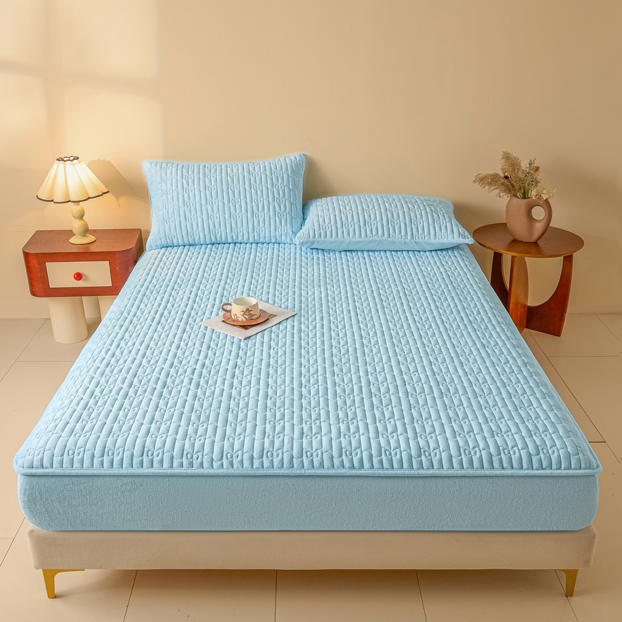 91家纺网 家纺一手货源 找家纺 Sweet dreams甜梦 2025新款A类纯色牛奶绒夹棉床笠 天蓝