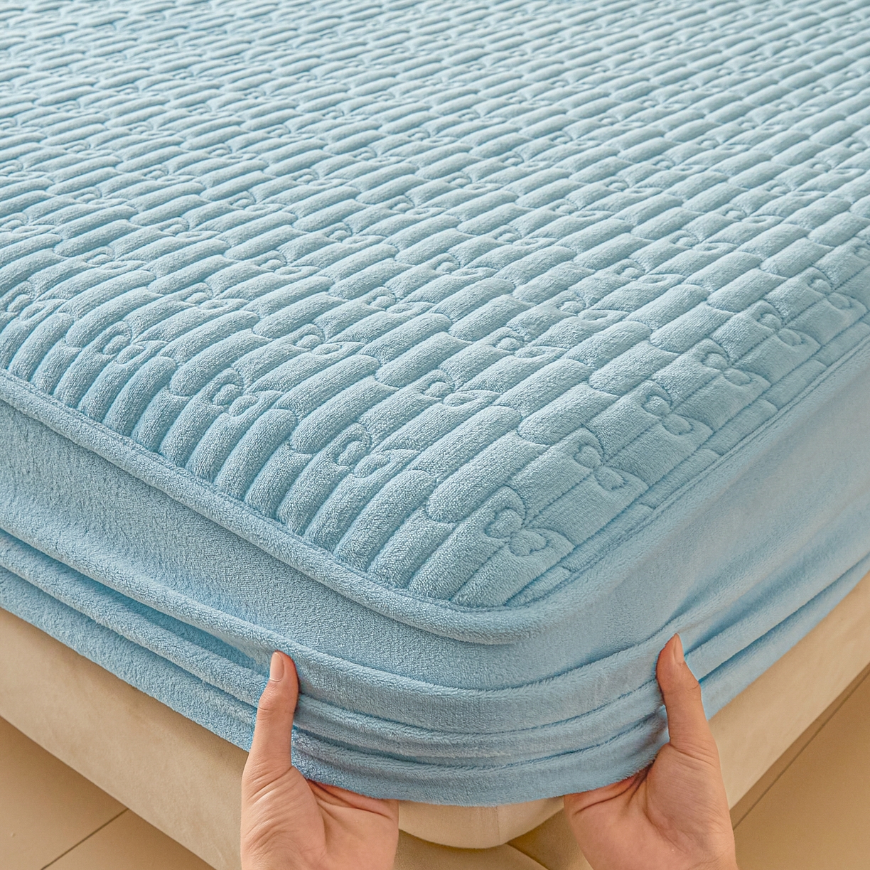 91家纺网 家纺一手货源 找家纺 Sweet dreams甜梦 2025新款A类纯色牛奶绒夹棉床笠 天蓝