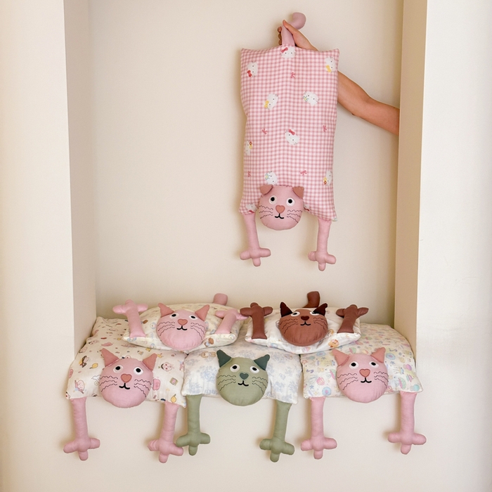 91家纺网 家纺一手货源 找家纺 北鸣有鱼枕芯馆 2025新款全棉双层纱漫画家系列荞麦枕-胡须猫 组合图