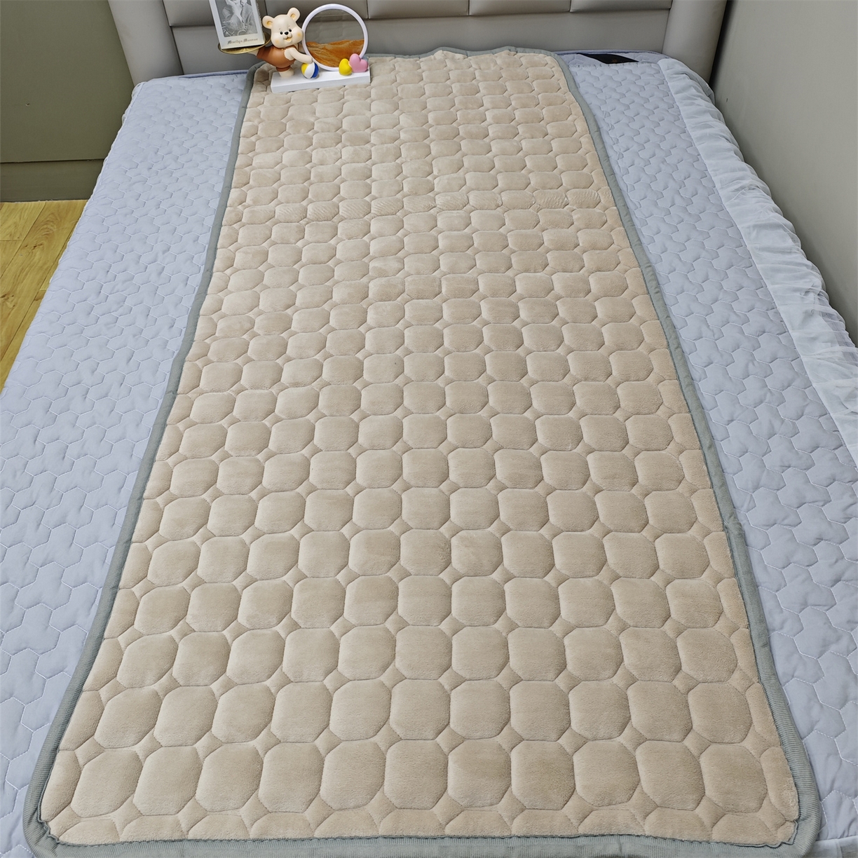 91家纺网 家纺一手货源 找家纺 （总）正欣·被子·床垫 2025新款700g牛奶绒软垫牛奶绒床褥子牛奶绒床垫