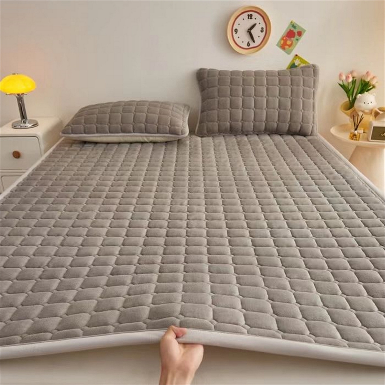 91家纺网 家纺一手货源 找家纺 （总）正欣·被子·床垫 2025新款700g牛奶绒软垫牛奶绒床褥子牛奶绒床垫