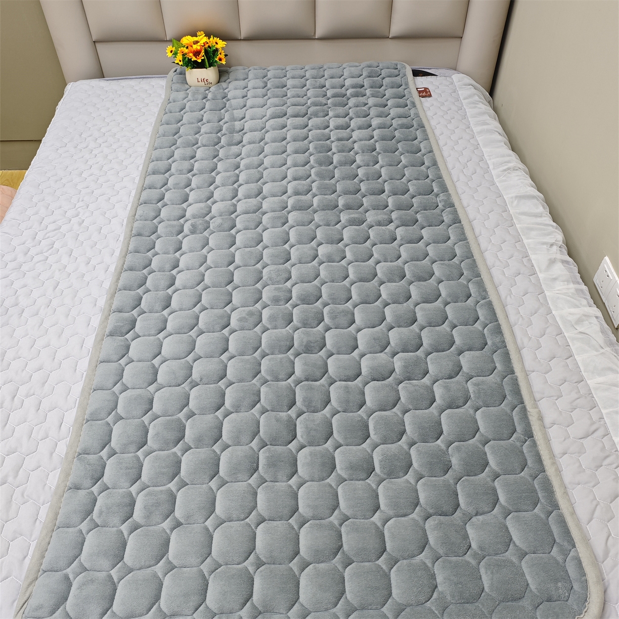 91家纺网 家纺一手货源 找家纺 （总）正欣·被子·床垫 2025新款700g牛奶绒软垫牛奶绒床褥子牛奶绒床垫