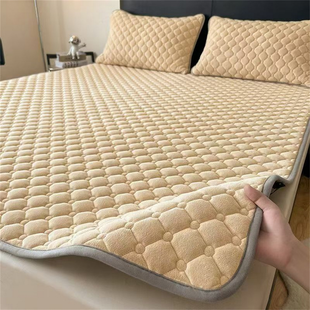 91家纺网 家纺一手货源 找家纺 （总）正欣·被子·床垫 2025新款700g牛奶绒软垫牛奶绒床褥子牛奶绒床垫