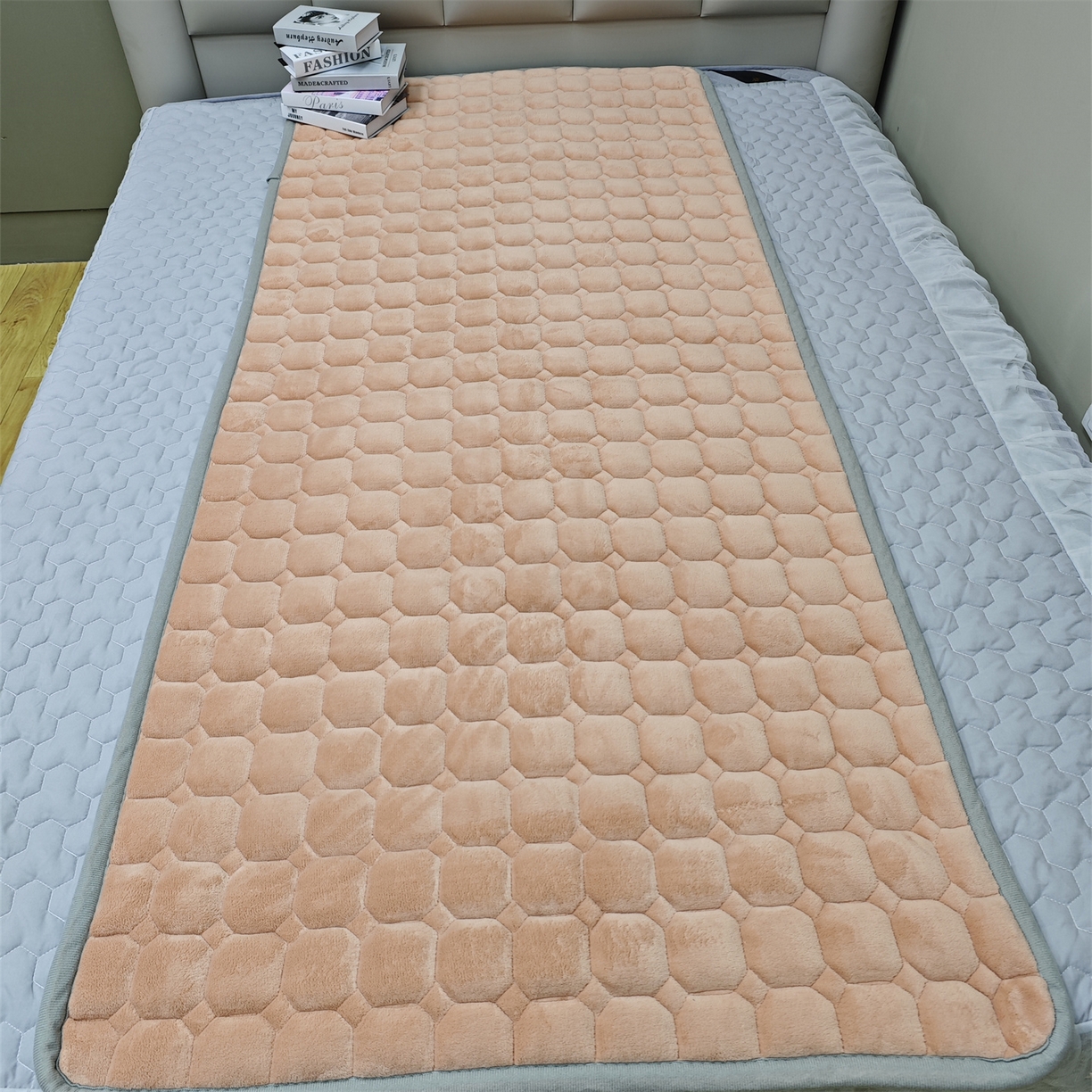 正欣·被子·床垫 2025新款700g牛奶绒软垫牛奶绒床褥子牛奶绒床垫 橙色