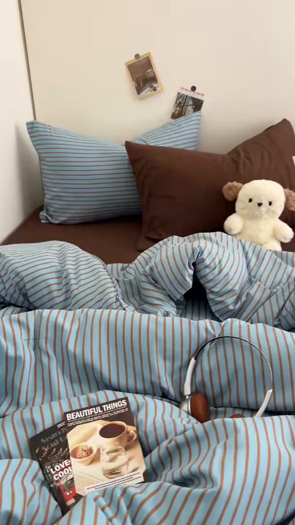 91家纺网 家纺一手货源 找家纺 优选 2025新款韩式无印风水洗棉拼色学生三件套床单床笠款四件套 条纹水蓝+咖啡