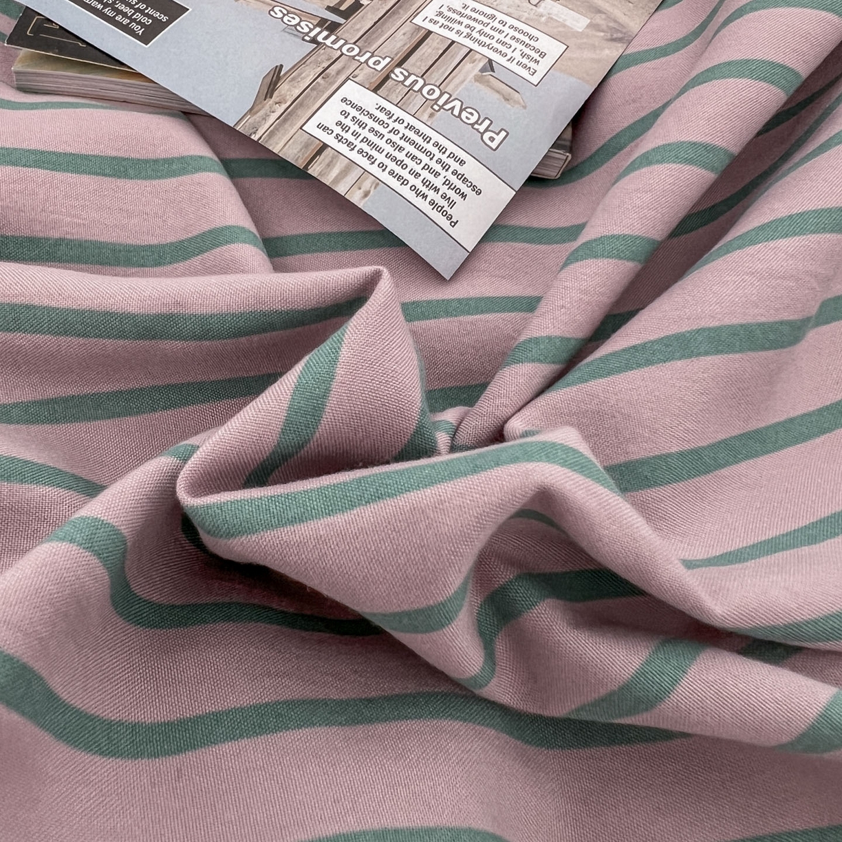 91家纺网 家纺一手货源 找家纺 优选 2025新款韩式无印风水洗棉拼色学生三件套床单床笠款四件套 条纹香芋紫+深紫