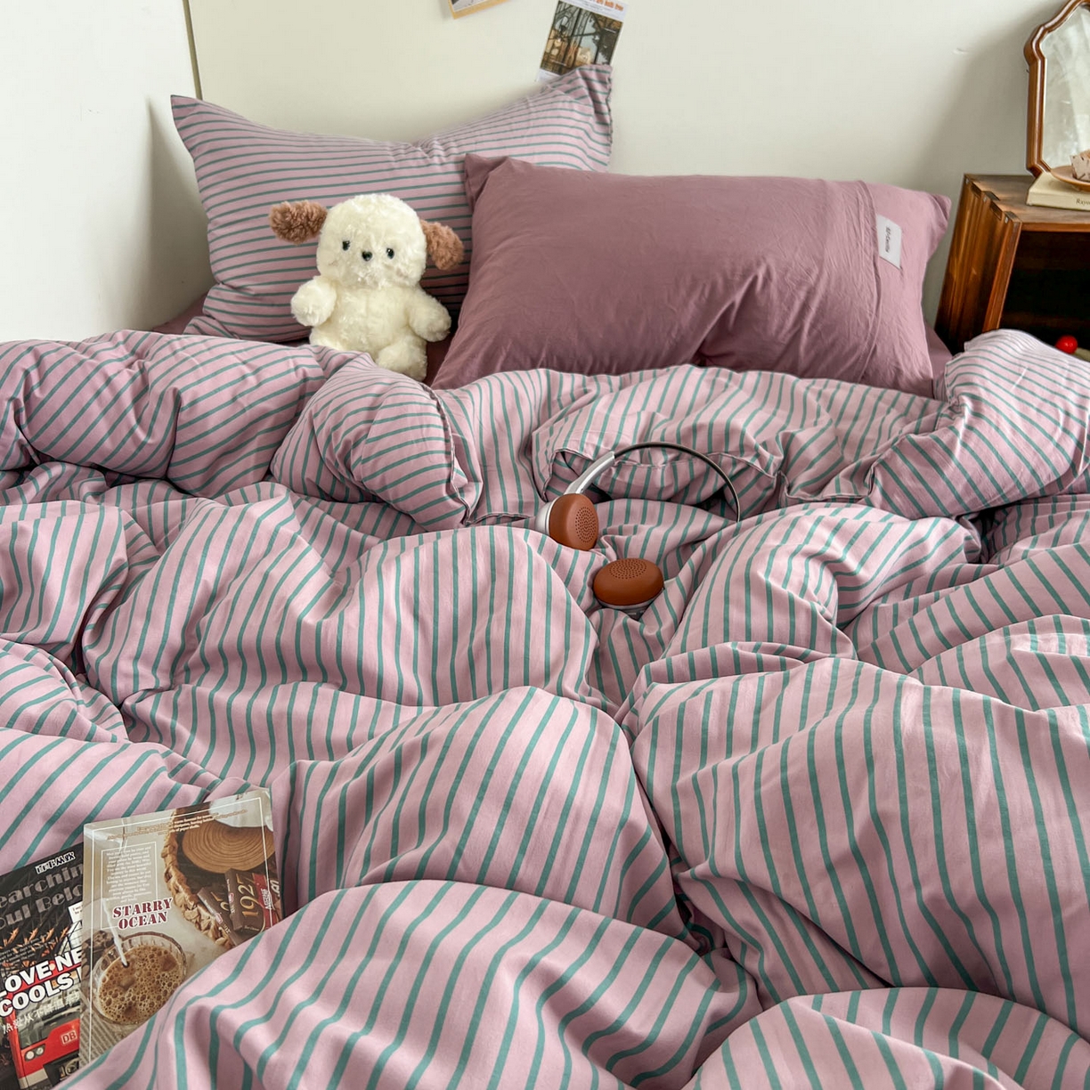 91家纺网 家纺一手货源 找家纺 优选 2025新款韩式无印风水洗棉拼色学生三件套床单床笠款四件套 条纹香芋紫+深紫