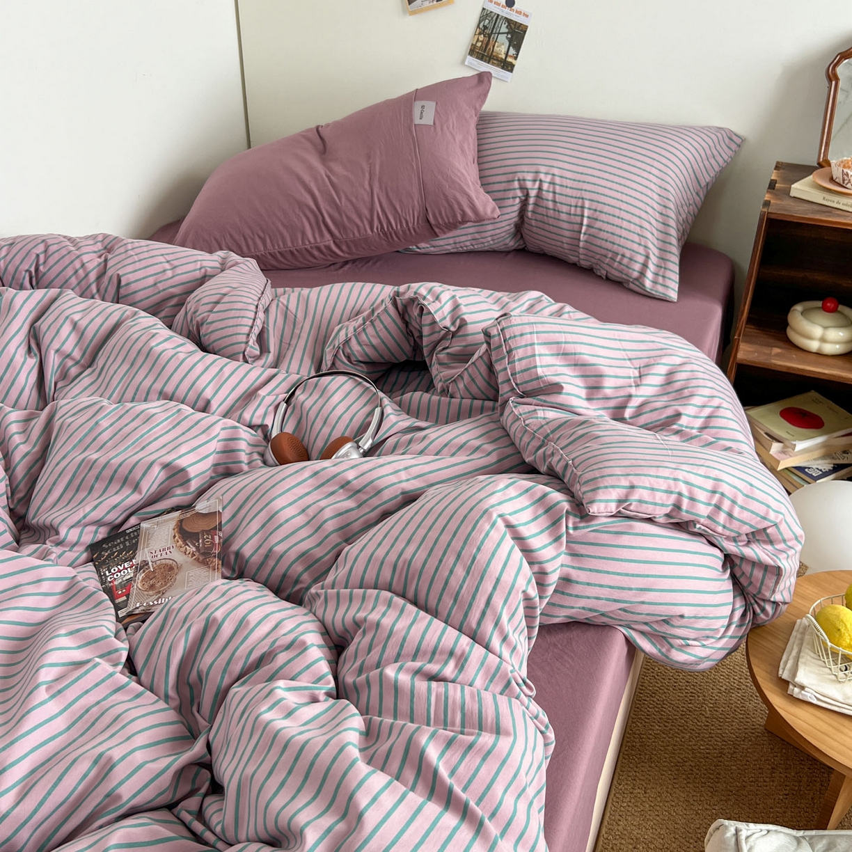 91家纺网 家纺一手货源 找家纺 优选 2025新款韩式无印风水洗棉拼色学生三件套床单床笠款四件套 条纹香芋紫+深紫