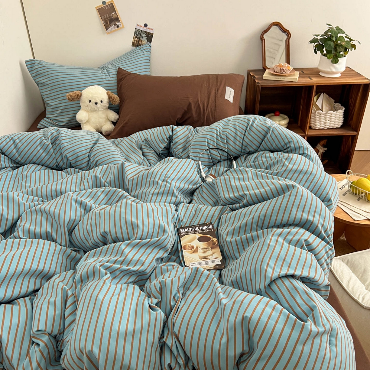 91家纺网 家纺一手货源 找家纺 优选良品 2025新款韩式无印风水洗棉拼色学生三件套床单床笠款四件套 条纹水蓝+咖啡
