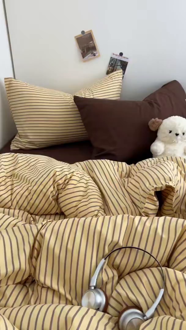 91家纺网 家纺一手货源 找家纺 优选良品 2025新款韩式无印风水洗棉拼色学生三件套床单床笠款四件套 条纹柠檬黄+咖啡