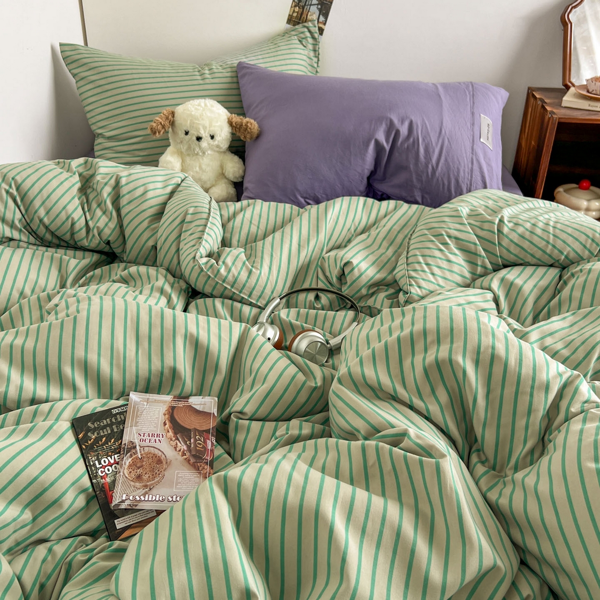 91家纺网 家纺一手货源 找家纺 优选良品 2025新款韩式无印风水洗棉拼色学生三件套床单床笠款四件套 条纹抹茶绿+酱紫