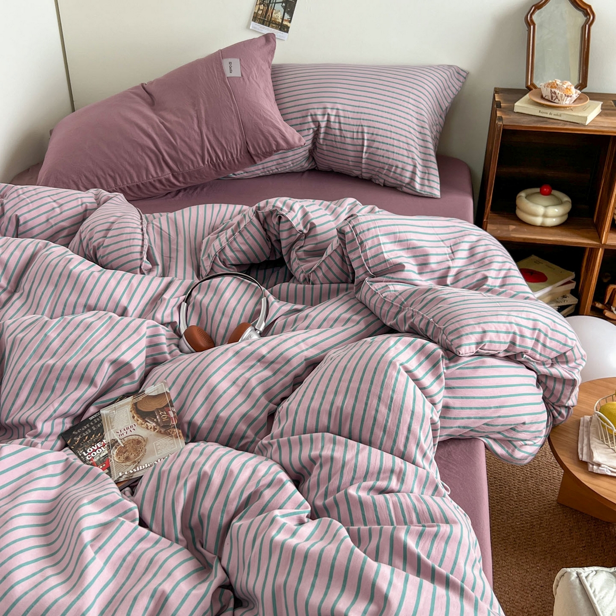 91家纺网 家纺一手货源 找家纺 优选良品 2025新款韩式无印风水洗棉拼色学生三件套床单床笠款四件套 条纹香芋紫+深紫