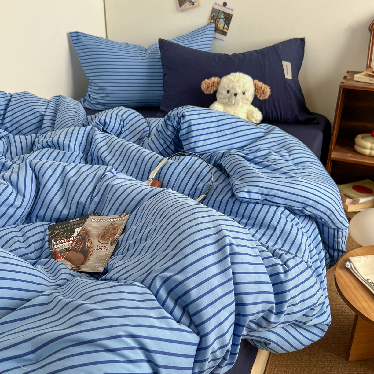 91家纺网 家纺一手货源 找家纺 优选良品 2025新款韩式无印风水洗棉拼色学生三件套床单床笠款四件套 条纹海洋蓝+深蓝