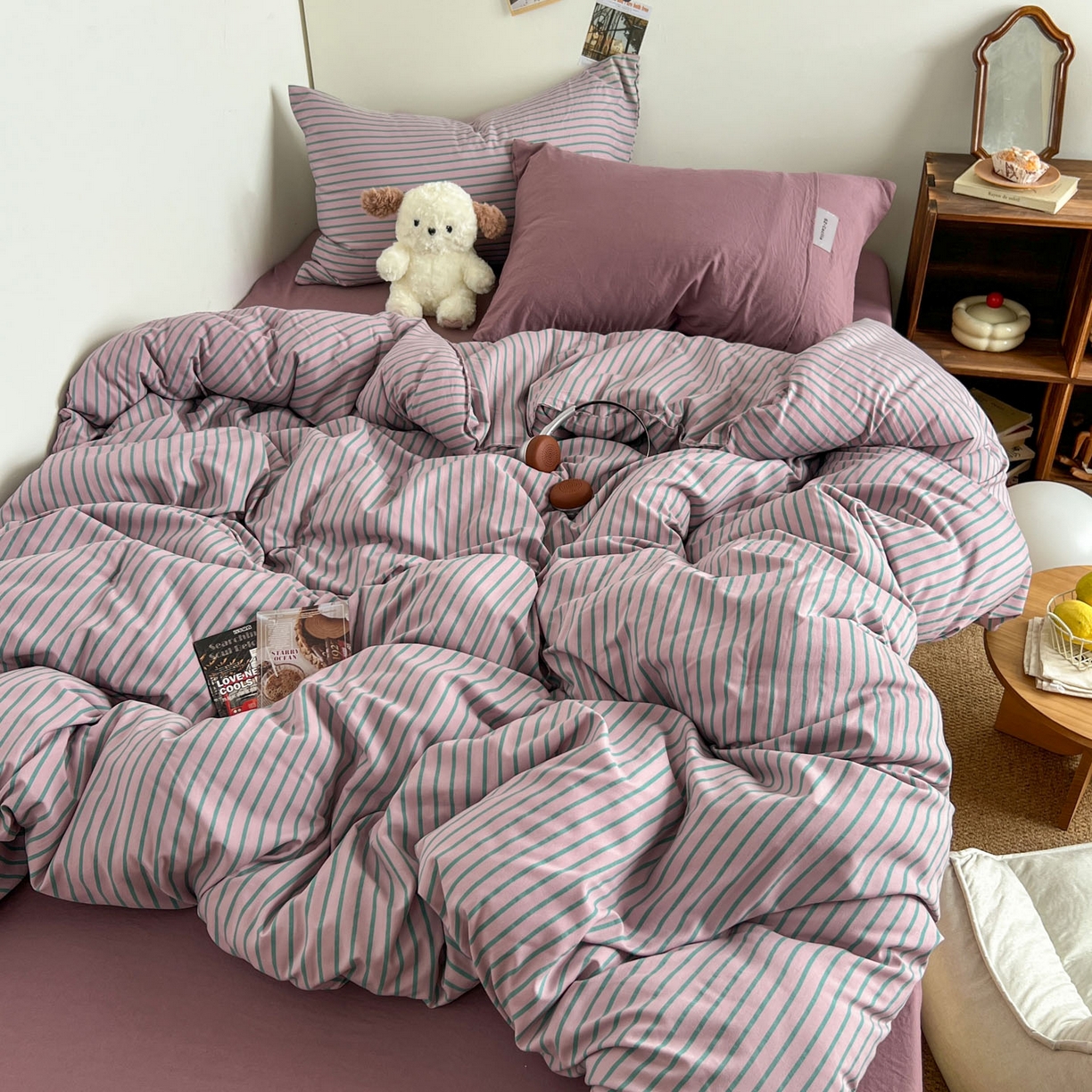 91家纺网 家纺一手货源 找家纺 优选良品 2025新款韩式无印风水洗棉拼色学生三件套床单床笠款四件套 条纹香芋紫+深紫