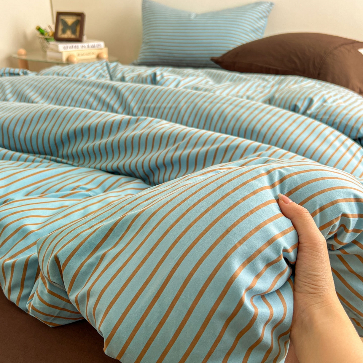 91家纺网 家纺一手货源 找家纺 优选 2025新款冬被水洗棉被子被芯 条纹水蓝+咖啡