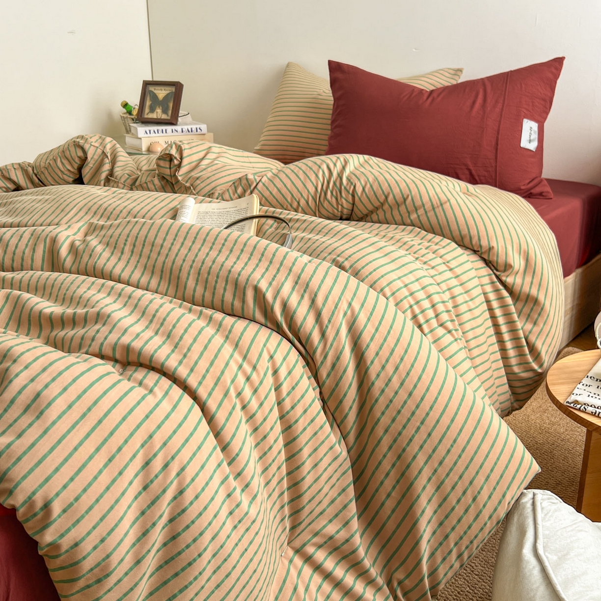 91家纺网 家纺一手货源 找家纺 优选 2025新款冬被水洗棉被子被芯 条纹卡其+砖红