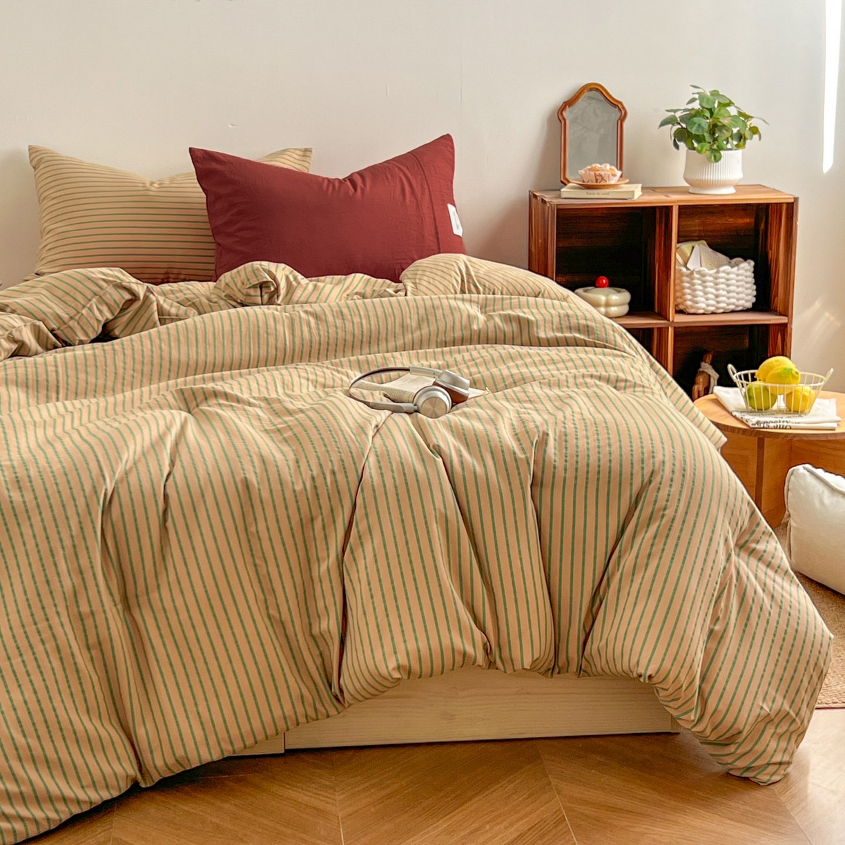 91家纺网 家纺一手货源 找家纺 优选良品 2025新款冬被水洗棉被子被芯 条纹卡其+砖红