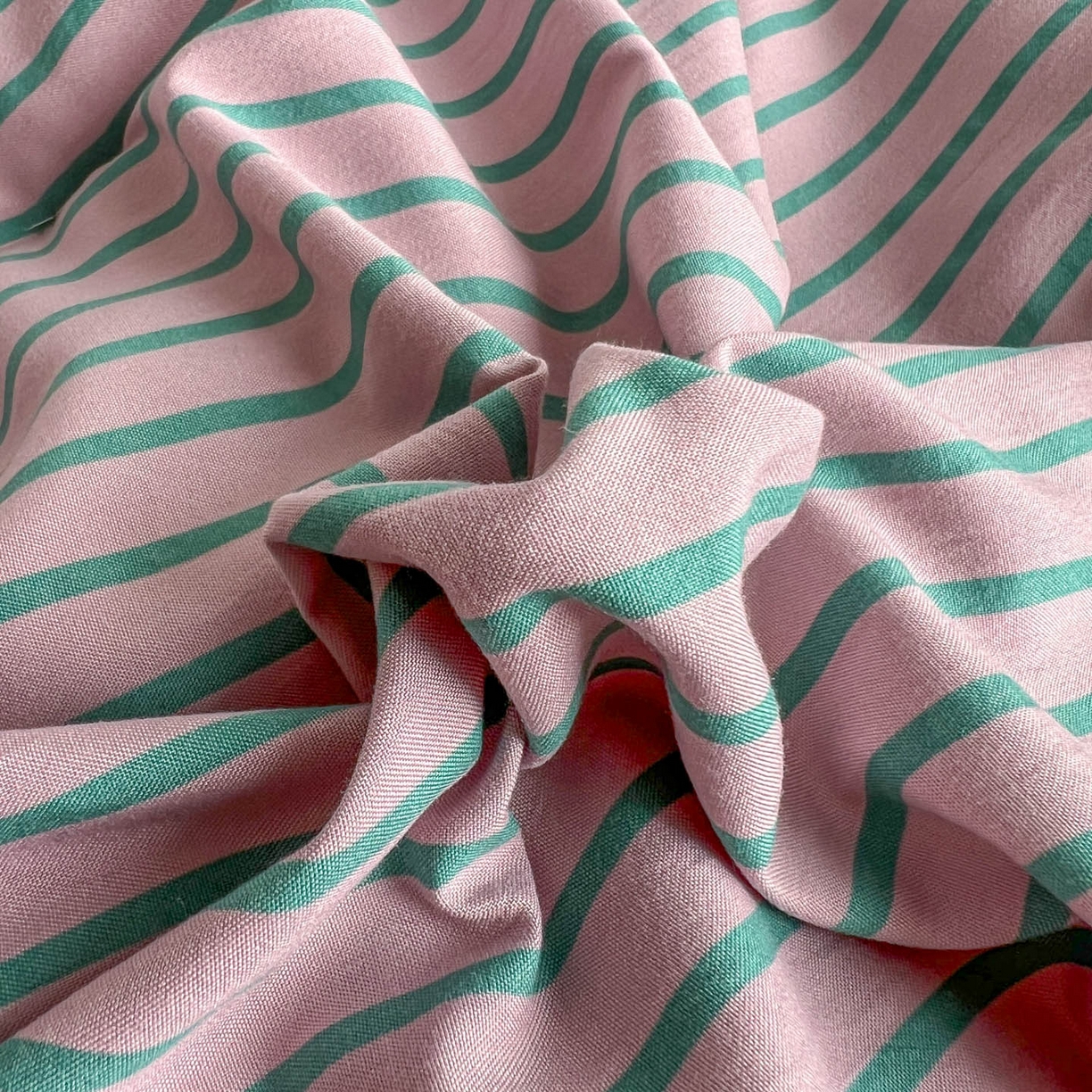 91家纺网 家纺一手货源 找家纺 优选良品 2025新款冬被水洗棉被子被芯 条纹浅紫+香芋紫