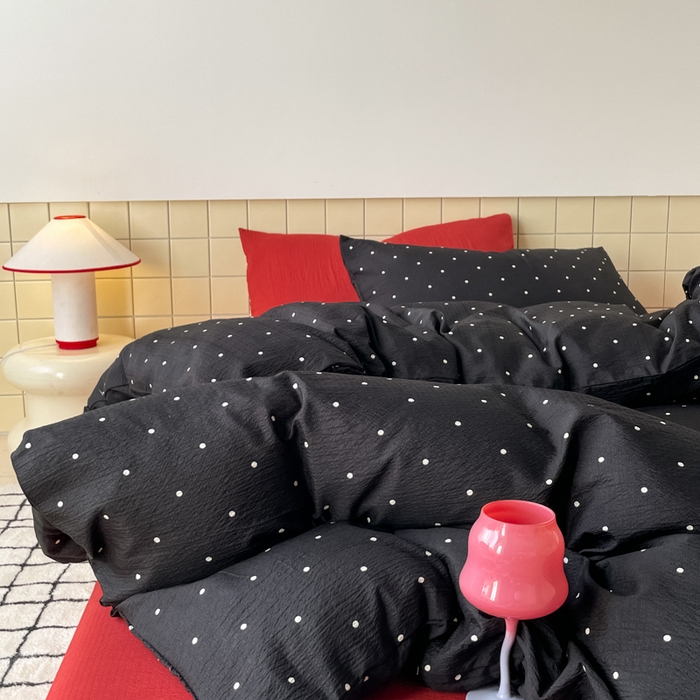 91家纺网 家纺一手货源 找家纺 阿曼达 2025新款水洗亲肤波点纯色拼色撞色可盐可甜复古氛围感四件套 波点-黑