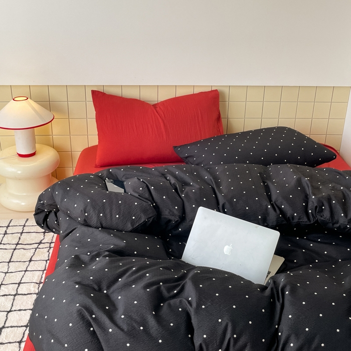 91家纺网 家纺一手货源 找家纺 阿曼达 2025新款水洗亲肤波点纯色拼色撞色可盐可甜复古氛围感四件套 波点-黑