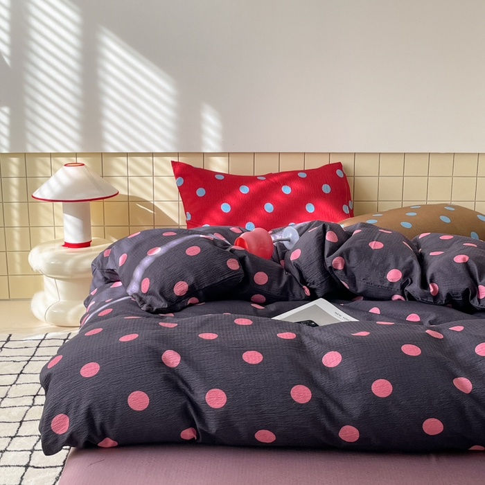 91家纺网 家纺一手货源 找家纺 阿曼达 2025新款水洗亲肤波点纯色拼色撞色可盐可甜复古氛围感四件套 波点-紫