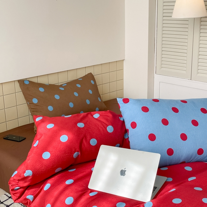 91家纺网 家纺一手货源 找家纺 阿曼达 2025新款水洗亲肤波点纯色拼色撞色可盐可甜复古氛围感四件套 波点-红