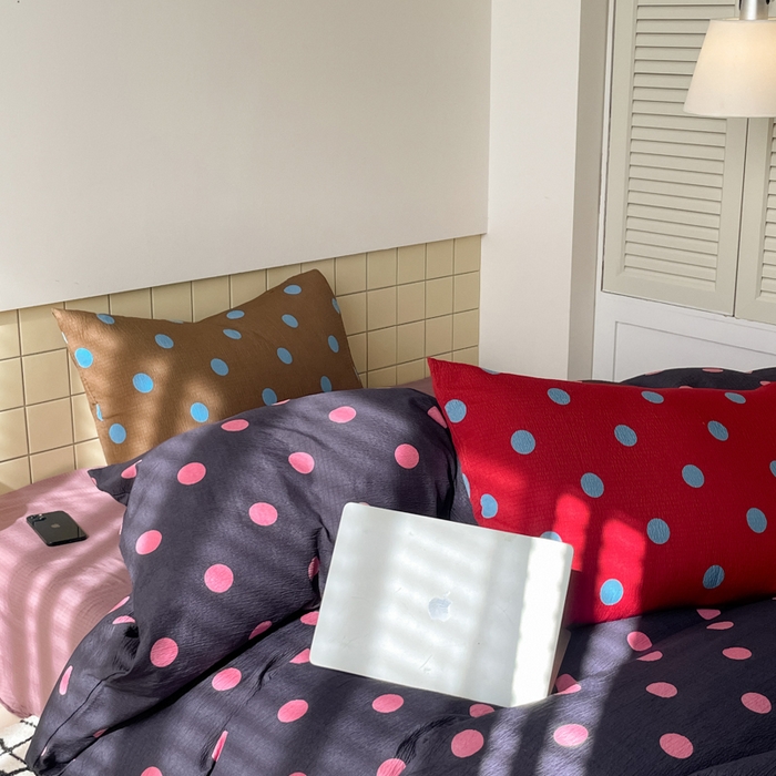 91家纺网 家纺一手货源 找家纺 阿曼达 2025新款水洗亲肤波点纯色拼色撞色可盐可甜复古氛围感四件套 波点-紫