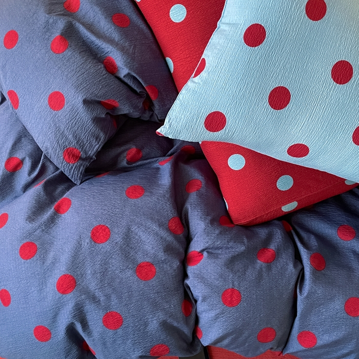 91家纺网 家纺一手货源 找家纺 阿曼达 2025新款水洗亲肤波点纯色拼色撞色可盐可甜复古氛围感四件套 波点-藏青