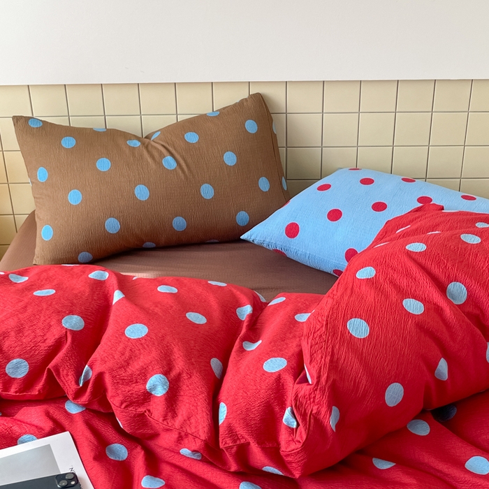 91家纺网 家纺一手货源 找家纺 阿曼达 2025新款水洗亲肤波点纯色拼色撞色可盐可甜复古氛围感四件套 波点-红