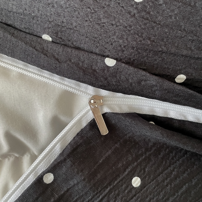 91家纺网 家纺一手货源 找家纺 阿曼达 2025新款水洗亲肤波点纯色拼色撞色可盐可甜复古氛围感四件套 波点-黑