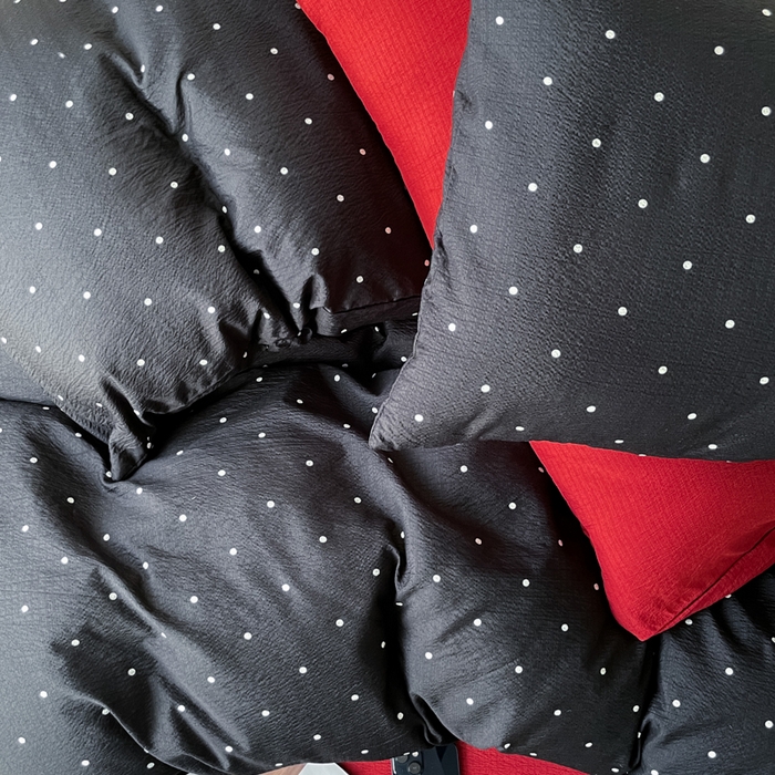 91家纺网 家纺一手货源 找家纺 阿曼达 2025新款水洗亲肤波点纯色拼色撞色可盐可甜复古氛围感四件套 波点-黑