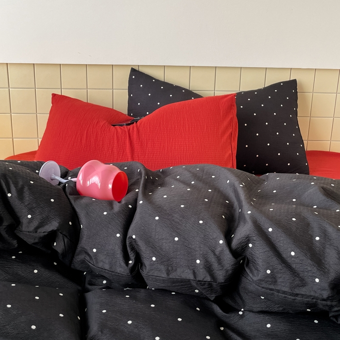 91家纺网 家纺一手货源 找家纺 阿曼达 2025新款水洗亲肤波点纯色拼色撞色可盐可甜复古氛围感四件套 波点-黑