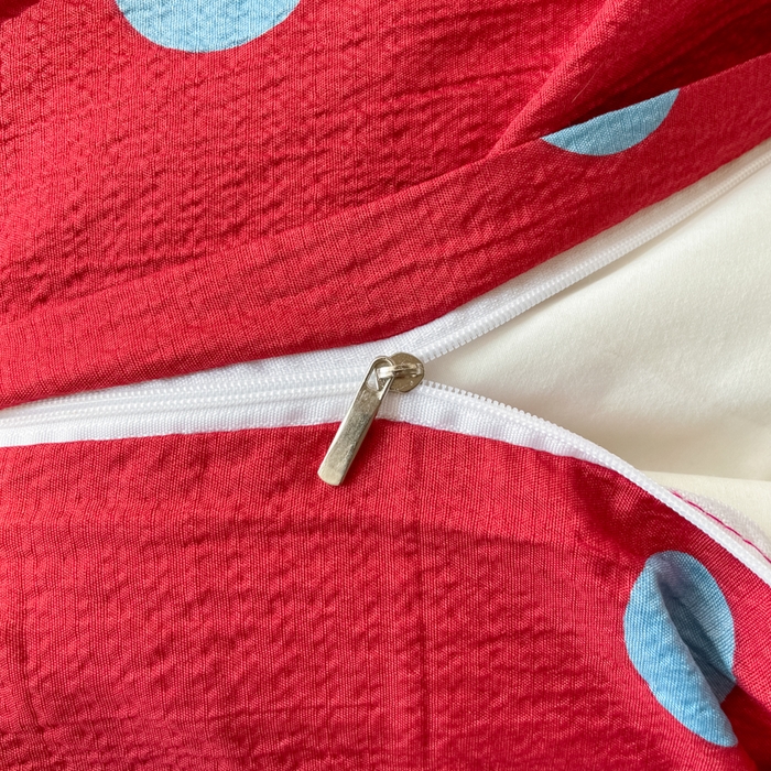 91家纺网 家纺一手货源 找家纺 阿曼达 2025新款水洗亲肤波点纯色拼色撞色可盐可甜复古氛围感四件套 波点-红