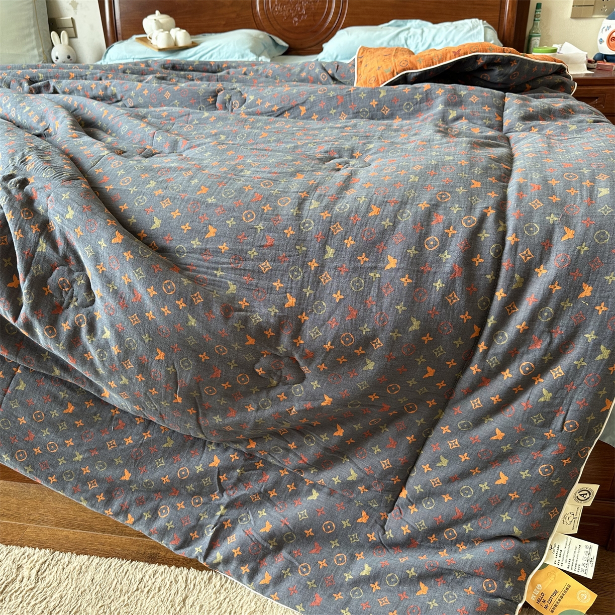 91家纺网 家纺一手货源 找家纺 睡棉坊 2025新款全棉色织提花双层纱春秋被芯冬被 絮语朦胧