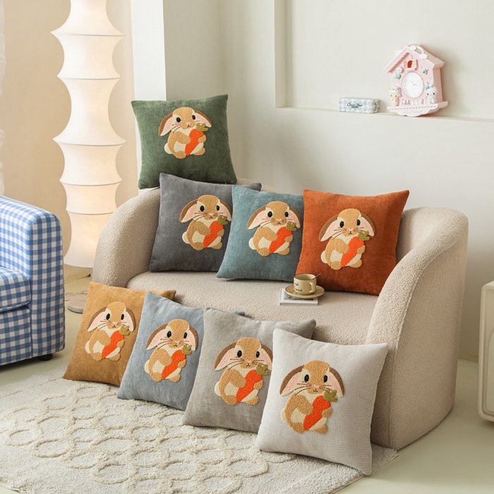 91家纺网 家纺一手货源 找家纺 新奇异 2025新款卡通毛巾绣雪尼尔抱枕 组合图