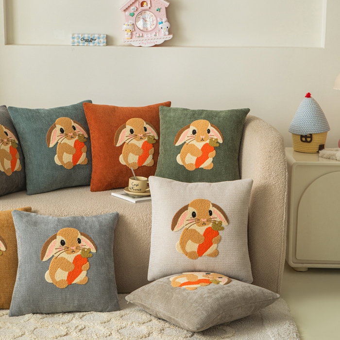 91家纺网 家纺一手货源 找家纺 新奇异 2025新款卡通毛巾绣雪尼尔抱枕 组合图