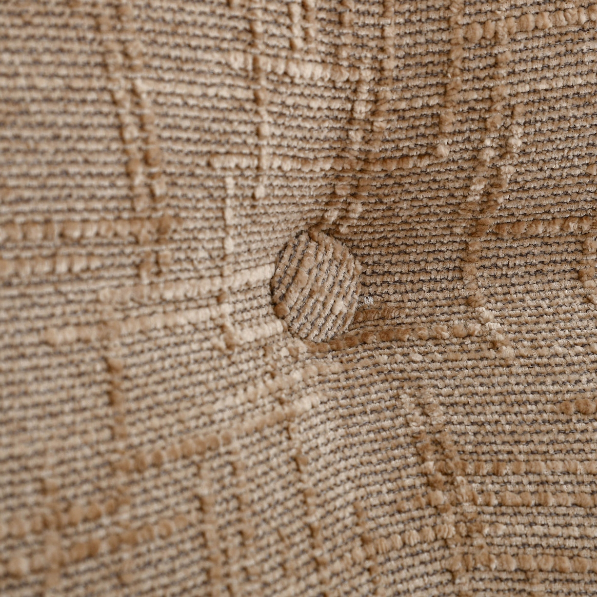 91家纺网 家纺一手货源 找家纺 美达人 2025新款肌理麻三角靠背靠垫 肌理麻-焦糖奶茶-三角